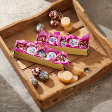 Load image into Gallery viewer, 3 Bath Melts &amp; 2 Round Soaps in A Gift Box
